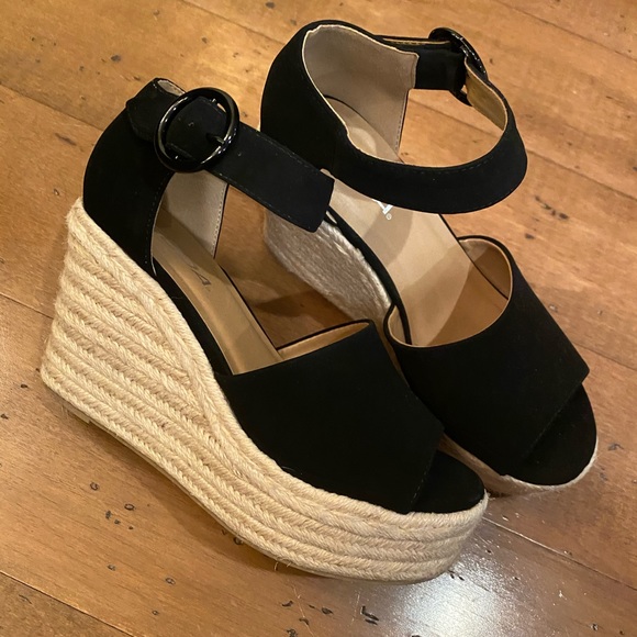 Suede wedges - Picture 2 of 5